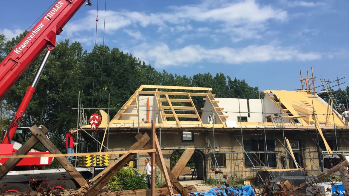 Terugplaatsen oorspronkelijke spanten Villa F